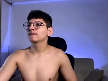 a_lejandro08 naked men live cam show