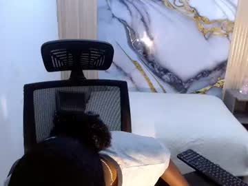 afrowayuuu naked men live cam show