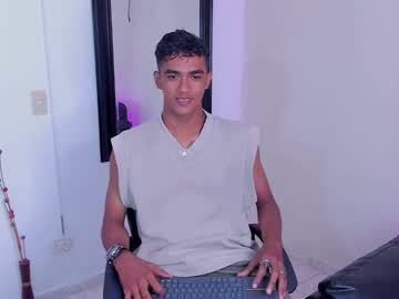 alejandro_williams naked men live cam show