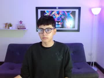 alexcum_18 naked men live cam show