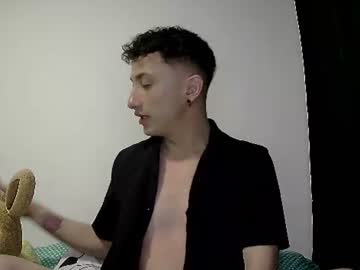 aogut17 naked man live cam