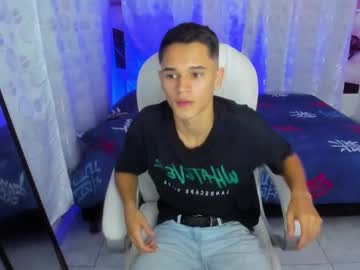 aron_boyy naked man live cam