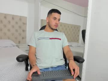 axel_grey_ naked men live cam show