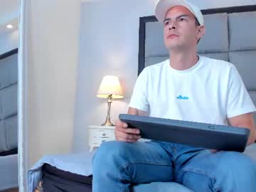 axel_wolfe naked men live cam show
