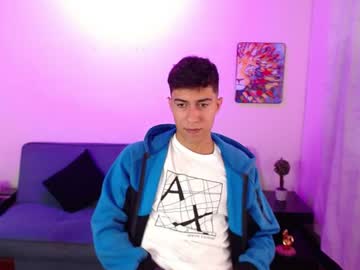 axelcum18 naked men live cam show