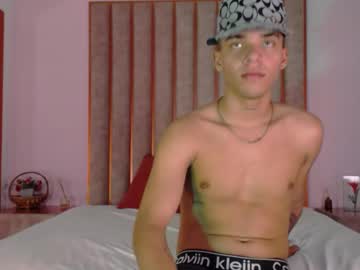 axelmorrys naked men live cam show