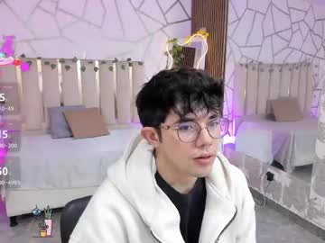axelnoir_tay naked man live cam