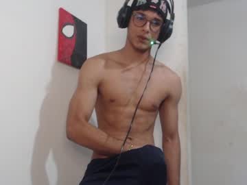 banban_fox naked man live cam