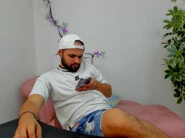 brucezeta naked man live cam