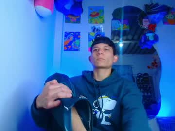 bryan_hot_23 naked men live cam show