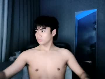 caelune naked men live cam show