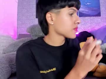 carolinejesh naked men live cam show