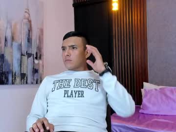 chris_vega4 naked men live cam show