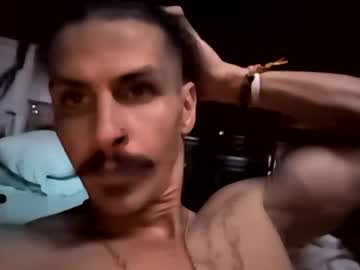 cjizzle11 naked man live cam