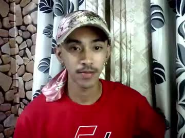 crocodale naked men live cam show