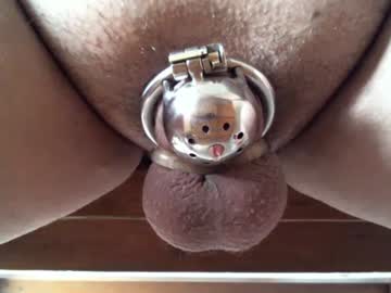 menchats / menchat: cross_dresser_86