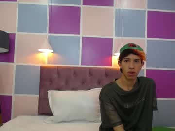 cupcakeeboy naked men live cam show