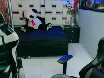 darwinandbrayan naked men live cam show