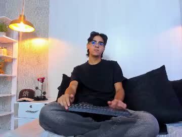 davidcahs17_ naked man live cam