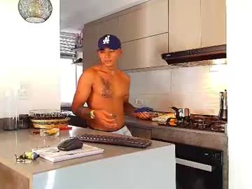 davidmarquez98 naked men live cam show