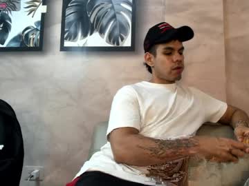 derek_voss naked men live cam show