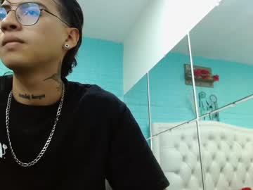 derekfly naked man live cam