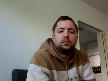 menchats / menchat: dombio_12