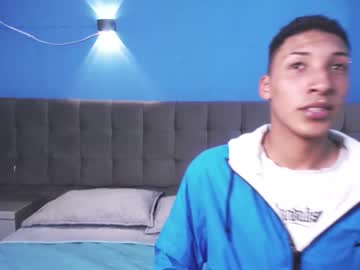 dominictwink naked men live cam show