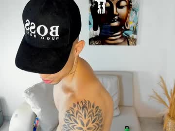 dominyck_ naked man live cam