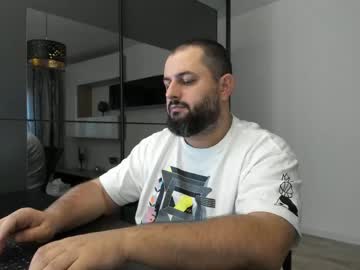 dravenpeak naked man live cam