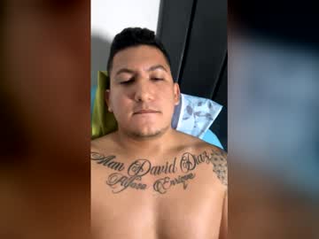 dylannigtht naked men live cam show