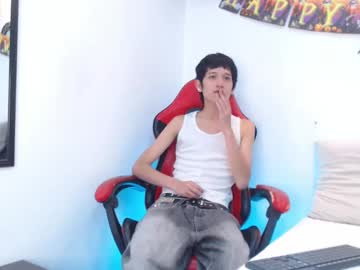 emmo_boy naked men live cam show