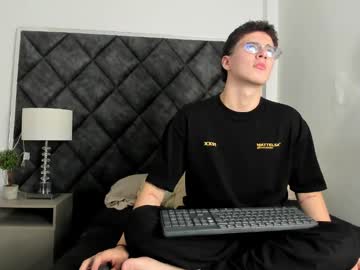 ennzogold naked men live cam show
