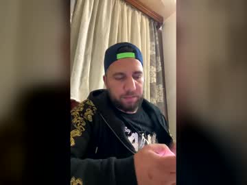 erik199195 naked men live cam show