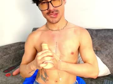 ethan_briggs - Live Performer