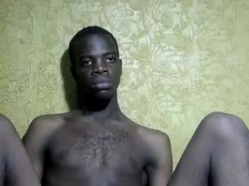 eyeshado naked men live cam show