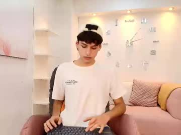 ezra_storm - Live Performer