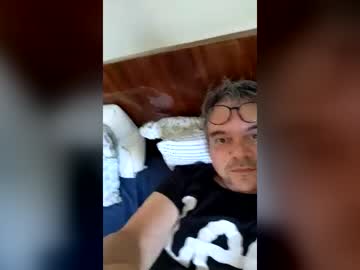 frozenshorty naked men live cam show