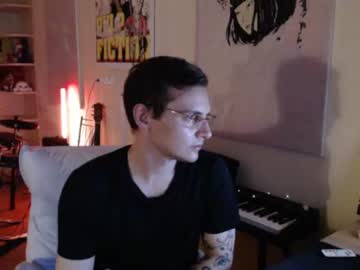 gldnec naked men live cam show