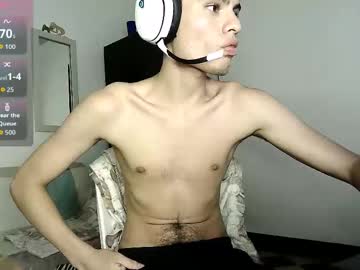 guts1_ naked man live cam