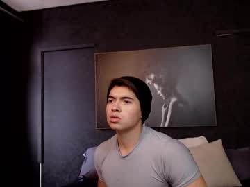 hat_guy01 naked men live cam show