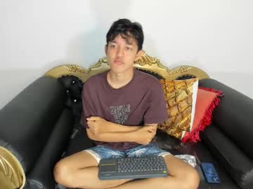 jisus_catt naked men live cam show