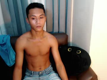jonil_shyguy naked men live cam show