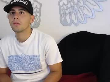 jules_qeen naked men live cam show