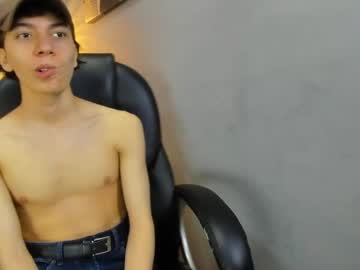julesx15 naked men live cam show