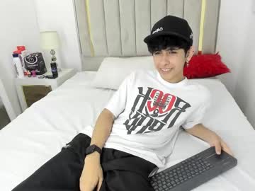 julian_xp naked men live cam show