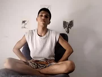 kaleth_grey naked man live cam