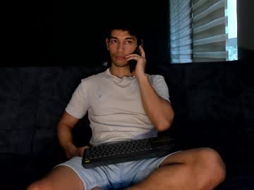 kayn_kalo naked men live cam show