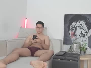 kellanvega naked men live cam show
