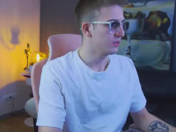 kiskakurt naked men live cam show